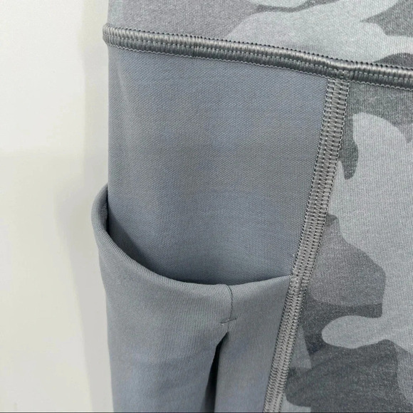 ATHLETA All In Gray 7/8 Camo Athletic Workout Leggings Size S - Picture 6 of 15